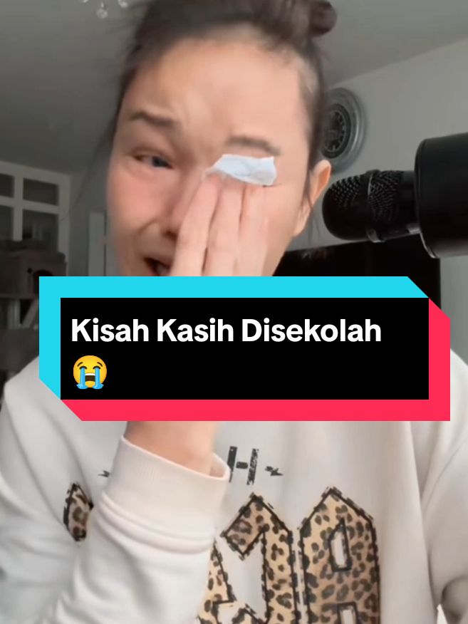 EMAK NANGIS TP AKU YANG NGAKAK 😭😭 @@bundacorlaofficialss2  @Bunda Corla Ratu live Dunia  . . . . . . . . . . #foryoupage  #corla_2  #bundacorlaratujreng  #bundacorla  #bundacorlaofficialss  #corla  #bundacorlaterbaru 