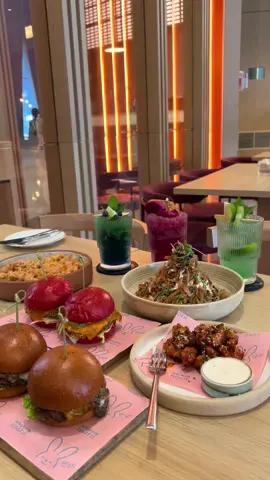Dubai Food 2024 edition 🇦🇪 #dubaifood #dubaifoodie #dubaieats #2024 