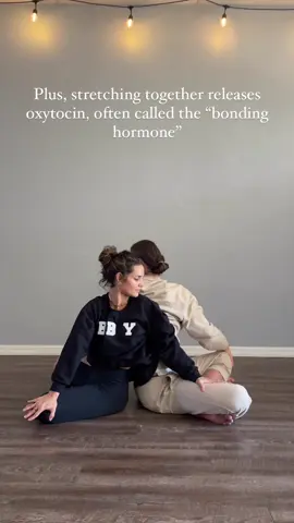 Move together, grow together  #yoga #yogainspiration #yogapractice #movement #partneryoga #mindfulness 