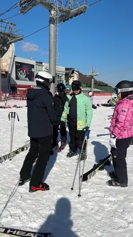 韩国大明滑雪度假村 今天第一天开工了🫡#韩国 #泰吉滑雪#韩国滑雪教练 #韩国滑雪 #泰吉滑雪服务 