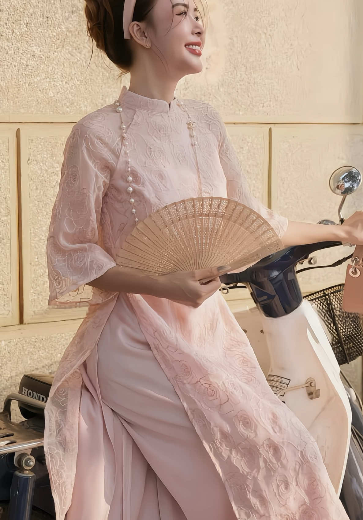 Áo dài voan tơ thêu hoa bốn tà mặc tết màu hồng #aodai #aodaicachtan #aodaitet #xuhuong #fypシ 