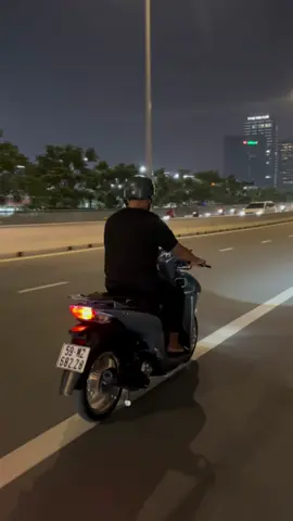 Dạo phố chill chill #visiondokieng#xuhuong#xh#southscootervietnam🇻🇳 