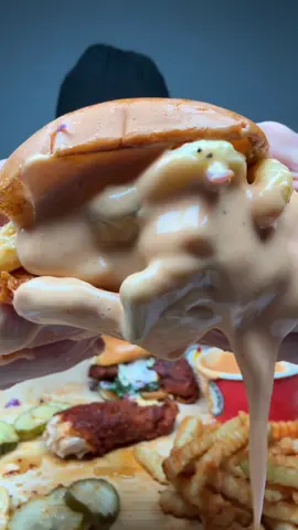 Daves hot chicken #daveshotchicken #chickentenders #eating #asmr #mukbangeatingshow #mukbang #fyp 