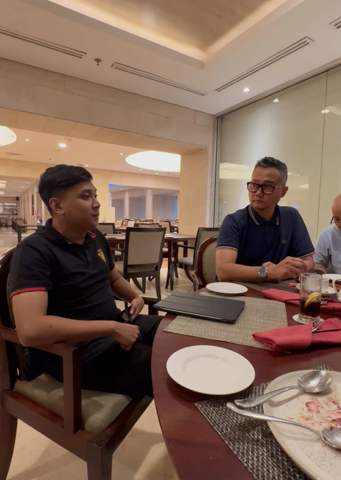 Meeting at hotel borobudur #indramayu #indramayupride #viralvideo  Saatnya putra dermayu tampil