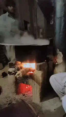 یادوں کی شال اوڑھ کے آوارہ گردیاں کاٹی ہیں ہم نے یوں بھی دسمبر کی سردیاں #wintervibes  @👑PiR SaB👑  @𝐈𝐭'𝐬 𝐒𝐡𝐨𝐛𝐢𝐢 🌸📿😘  @tealover ☕💖 