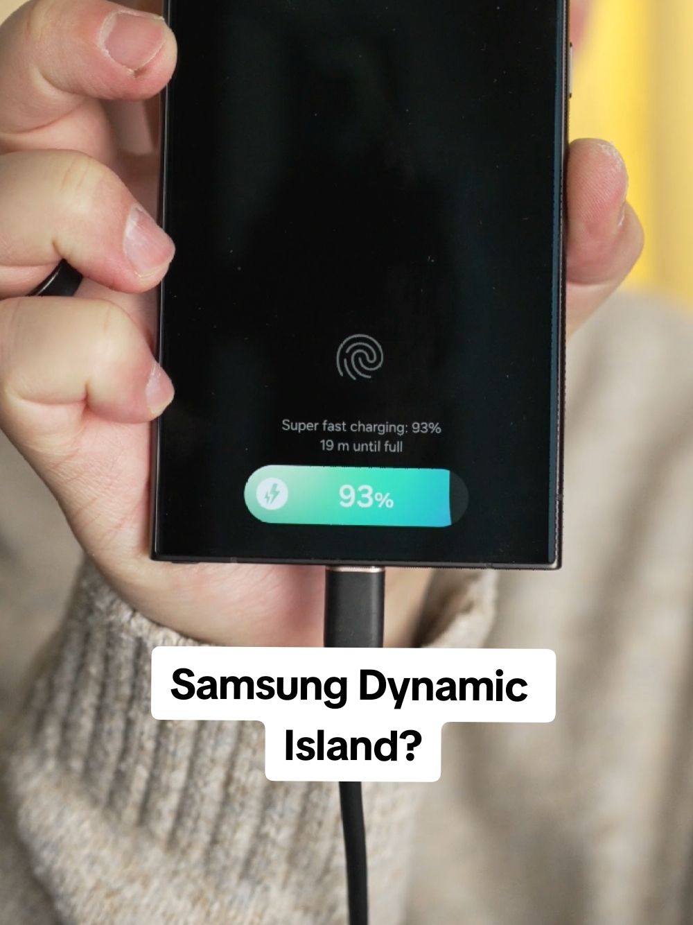Samsung added a dynamic island with One UI 7 on Android 15? #techtok #Tech #samsung #android #s24ultra #imparkerburton #androidguy #techguy 