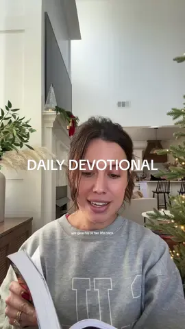 Not my usual content🫶🏼🤍but when I read the 12/5 entry back in october I knew someone TODAY might need to hear it like I did🥹ilysm💖#momoffour #dailydevotional #bigsisadvice 