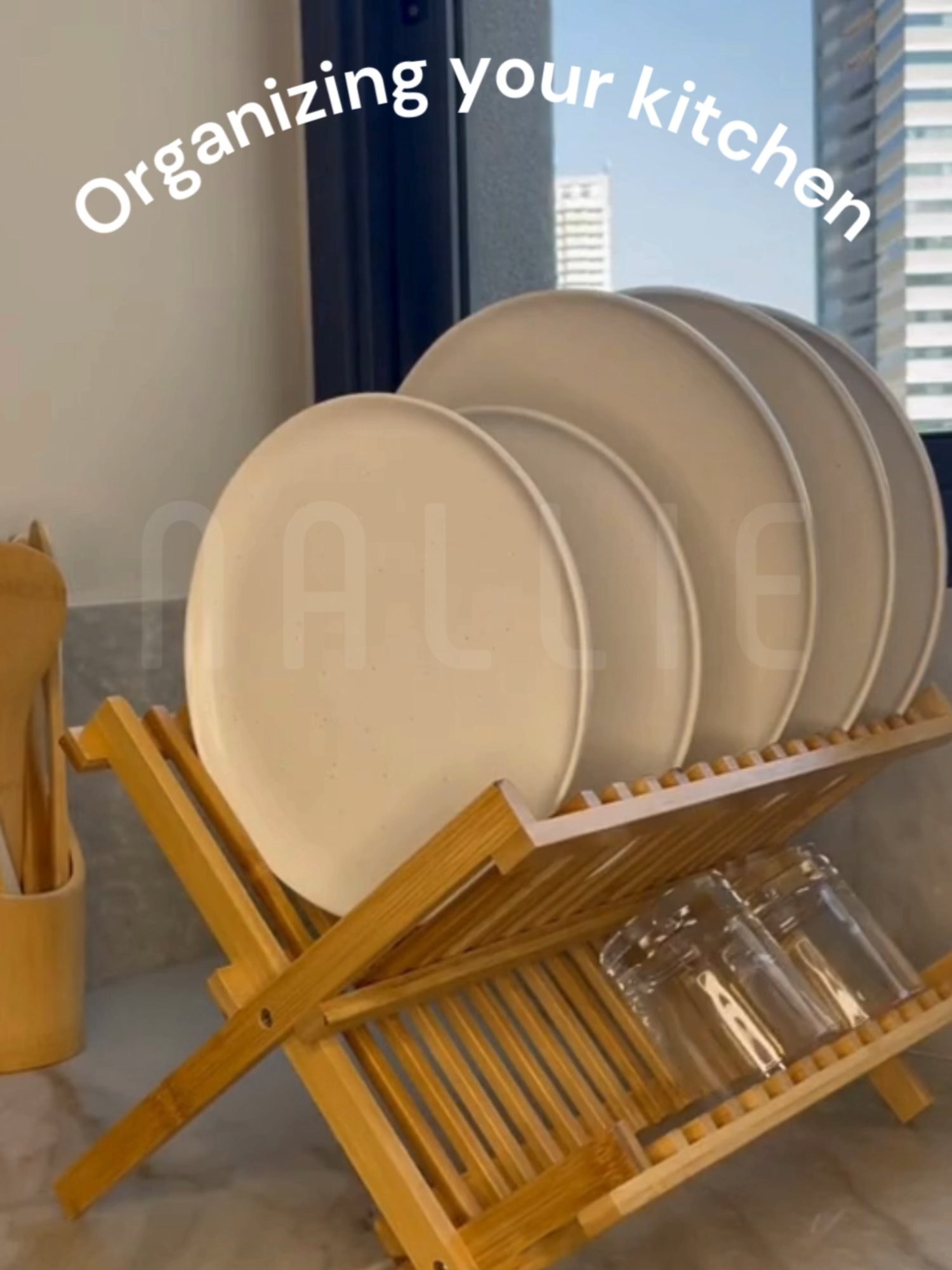 Organization has never been this practical and stylish!  This bamboo dish rack is perfect for those who value functionality and style in the kitchen, with a sustainable touch. 🌱 ✔️ Compact and easy to store. ✔️ Reduces plastic usage. ✔️ Built to last! 👉 Discover more options on our website nallieoficial.com! #sustainableliving #EcoFriendly #organization  #bamboo La organización nunca ha sido tan práctica y elegante! Este escurreplatos de bambú es perfecto para quienes valoran la funcionalidad y el estilo en la cocina, con un toque sostenible. 🌱 ✔️Compacto y fácil de almacenar. ✔️Reduce el uso de plástico. ✔️ ¡Construido para durar! 👉¡Descubre más opciones en nuestra web! #vidasustentable #ecoamigable #Organización #nallieoficial #Bambú