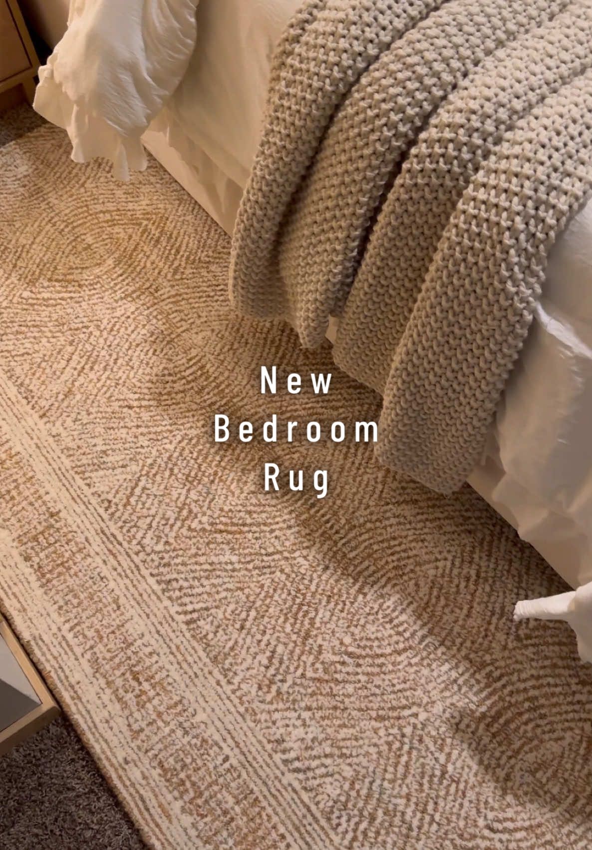 New rug finally came!! LOVEE (linked on LTK)🫶🏽🤍✨#bedroomdecor #bedroomdesign #neutralbedroom #neutralbedroomideas #neutralbedroomdecor #neutralhomedecor #bedroomrug #arearug #rugtok #rugtiktok 