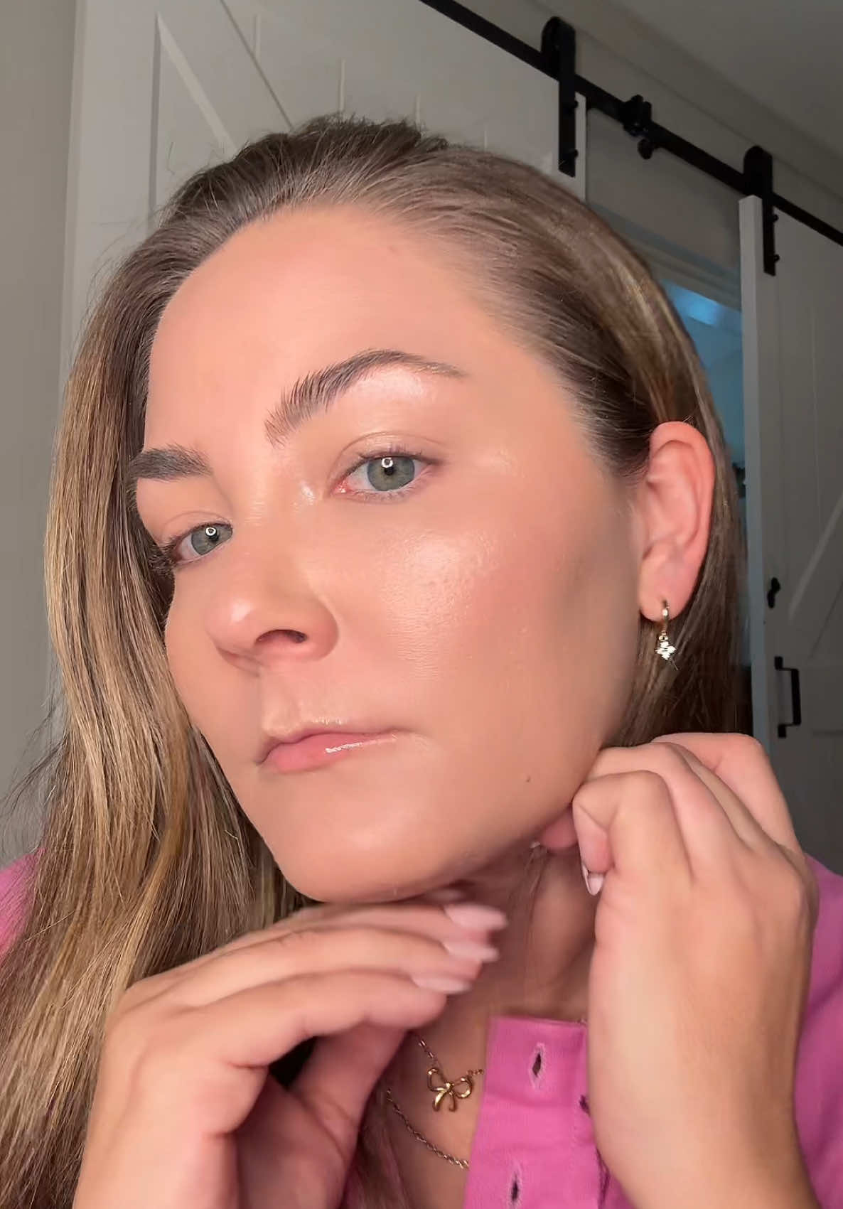 #benefitcosmetics @Benefit Cosmetics #cookiehighlighter #highlighter #makeuptips #tiktokshopcreatorpicks 