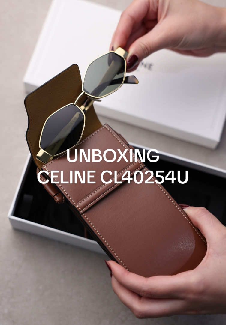 Unboxing Celine sunglasses🥰 #maxoptika #maxyourvision #sunglasses #eyewear #trends #celineeyewear #celinesunnies 