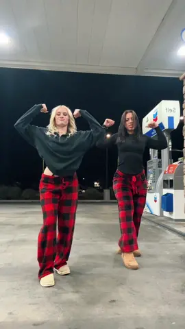 new dance? 👀 dc: me #dance #fyp #christmas #newdance #christmasdance #dancer #dc #dancechallenge 