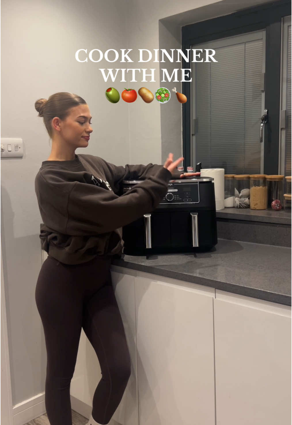 Midweek meals made easy with the Dual Ninja Air Fryer from AO.com – quick, tasty, and effortless. You guys HAVE to try this recipe out, it’s absolutely delicious! Product was gifted thanks to @AO Lets Go 💚 Here is a list of everything that you’ll need: INGREDIENTS  Chicken breasts (as many as you need) Potato’s (as many as you need) Olive oil Salt  Pepper Paprika Garlic granules  Onion granules Mixed herbs Smoked paprika  Flatbread  Tzatziki  Aoli  Cucumber Tomato’s Olives Red onion that’s been soaked in lemon juice #midweekmeals #DinnerIdeas #easydinner #airfryerrecipes #dinner 