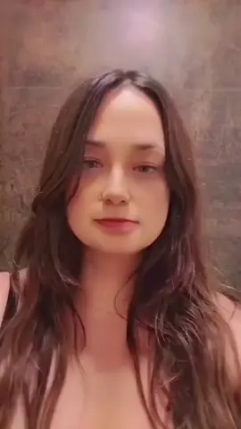 sabe qual é o segredo para ter uma casa muito bonita? . . . . . . . . . #viral_video #polemica #todoscomjeniffercastro #jeniffer #jeniffercastro #foryou #avião #suzanabuuron #arq_suzanabuuron #arquitetos #arquiteta #arquitetura  polêmica do avião. Jennifer Castro pronunciamento. pronunciamento da diva que não quis dar o assento para criança na janela do avião. comentário Jeniffer Castro