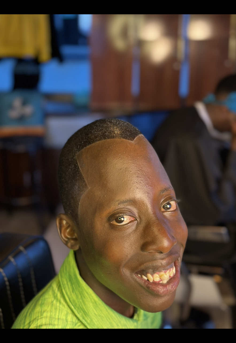 Did I geometricate tengetenge ? . . . . #geometricbarber #barber #barbershop #hair #haircut #haircuttutorial #viral #fade #taperfade #nairobitiktokers #foryou #kenyantiktok🇰🇪 #haircolor 