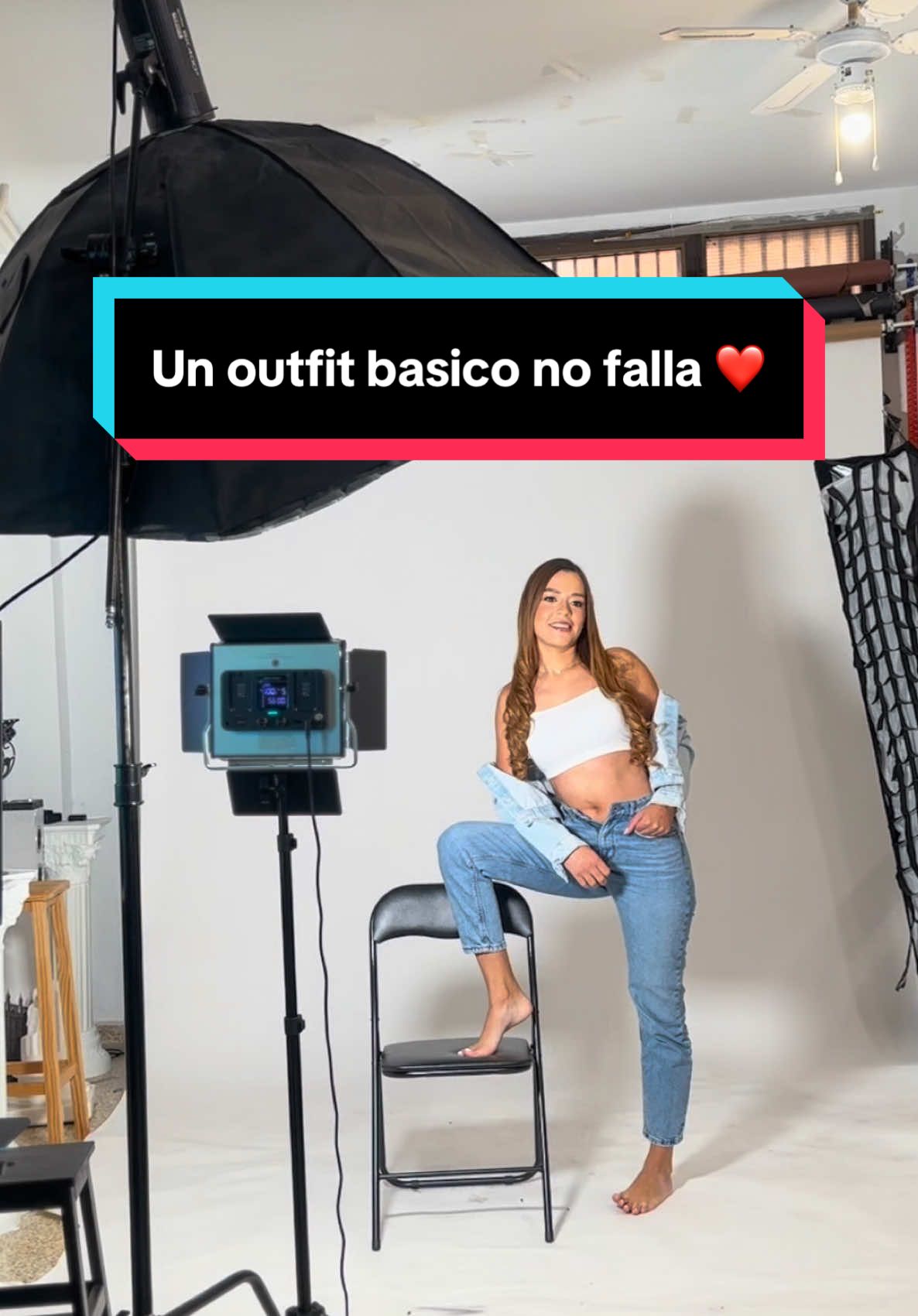 Un oufit basico para tu sesión de fotos ❤️🫶🏻 #fyp #andujarphoto #detrasdecamaras #sesiondefotos #fotosdecumpleaños #ideaparafotos 