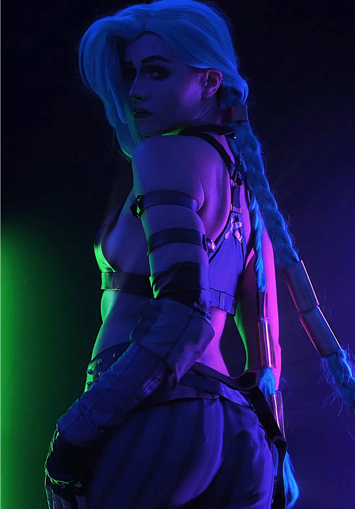 Replying to @亗sigma I hope you don’t mind to see more of my Jinx cosplay🫡💙 #arcane #arcanecosplay #jinx #jinxcosplay #cosplaytransition 