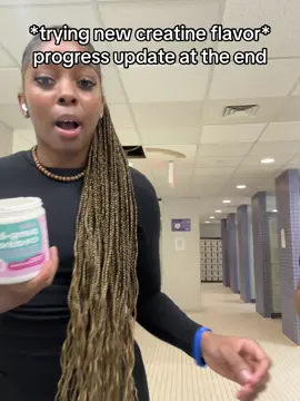 i tried blueberry pomegranate creatine from wellah, i usually take the coconut lime, but this might be my new favorite flavor#creatine #glutes #gym #progress 