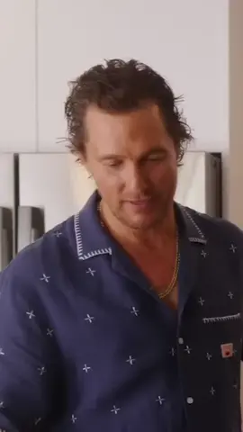 Gordon Ramsay Teaches Matthew McConaughey How to Make the Ultimate Steak & Eggs Unlock the Secret to a Fragrant Cocktail with Gordon Ramsay! Mixing a fragrant honey basil lime cocktail. #GordonRamsay #MatthewMcConaughey #MixologyMagic #HoneyBasilLime #CocktailVibes #PantsStayUp
