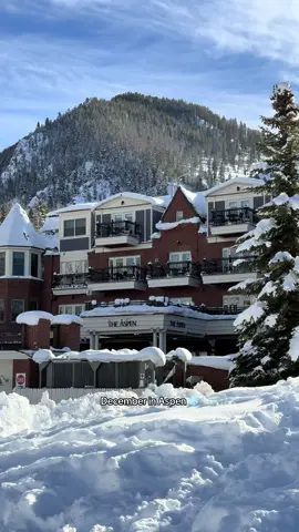 A little bit of magic ❄️☃️ #aspen #travel #aspencolorado #winter 