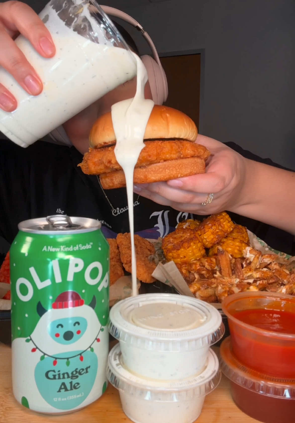 wingstop mukbang while I listen to music 🥰 @OLIPOP #olipoppartner #wingstop #asmr #mukbang #food #Foodie #FoodTok #chickentenders #hothoneyrub #hothoney #originalhot #mangohabanero #eating #eatingsounds #eatwithme 