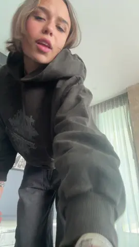 todo disponible en nuestro open showroom del viernes 13💘 en @lereve.clothing toda la info!!