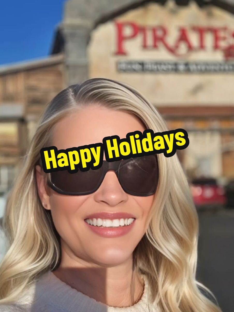 Merry Christmas!!! #christmasdecor #40side #momtok #thankful #40sideoftiktok #girlssupportinggirls #Humor #grateful 