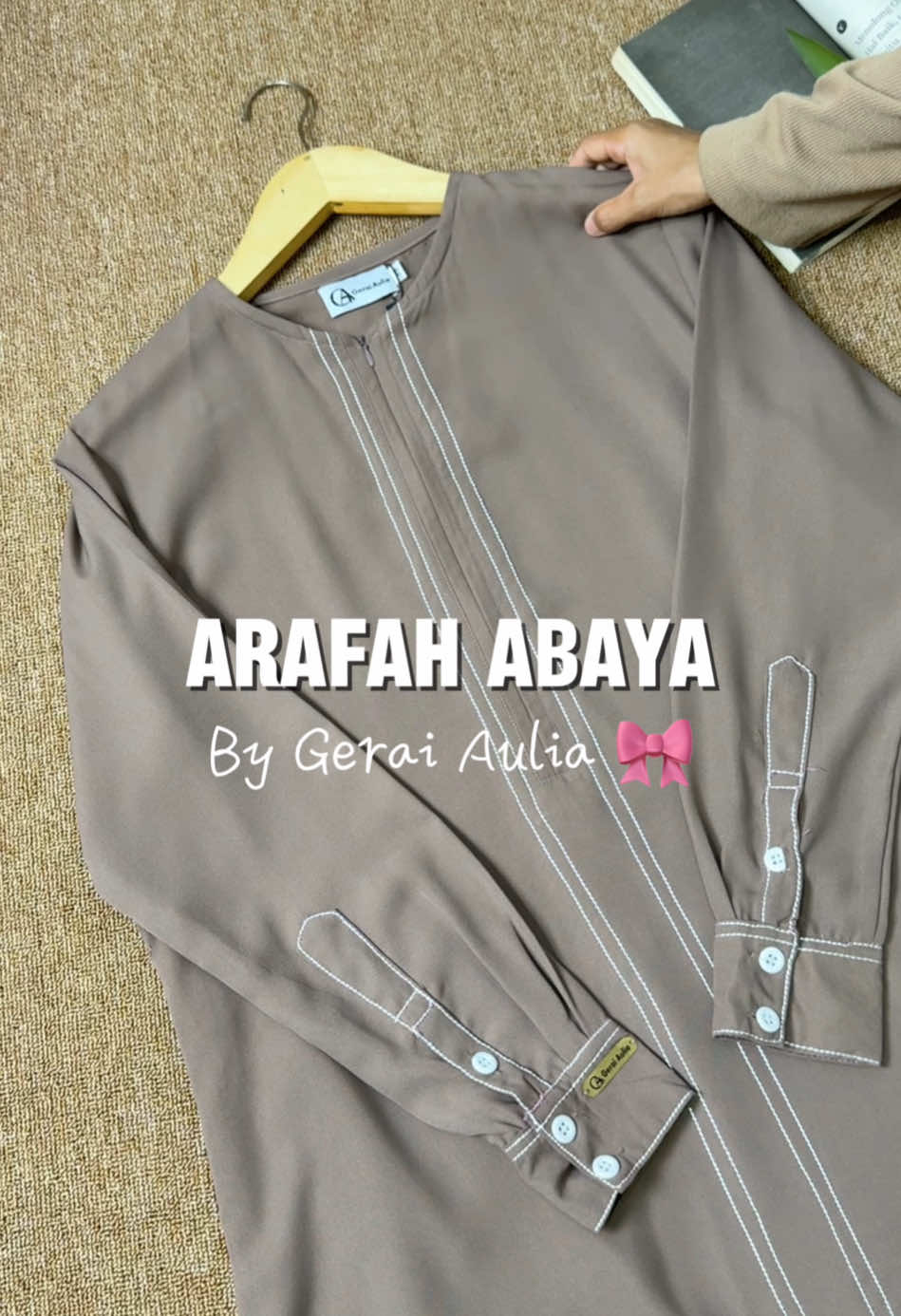 Seneng banget akhirnya ada Abaya List yang warnanya kalem. 🥰