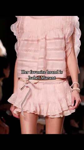 I am obsessed 🤩 #isabelmarant #fashionkilla #bohochic #chic #fashion #fashionicon #fashionmodel #boho #model #Runway #catwalk #fashiontiktok #fashiontok #fashioninspo #fashionista #style #stylish #ruffles #girly #fyp #foryou #foryoupage #fypage #viral #dontletthisflop 