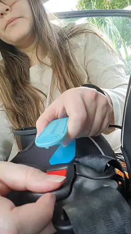 The unbuckleme uses leverage to help reduce the force needed to unbuckle the seatbelt. #parentsoftiktok #giftguide #MomsofTikTok #carseat  #tiktokshopholidayhaul 