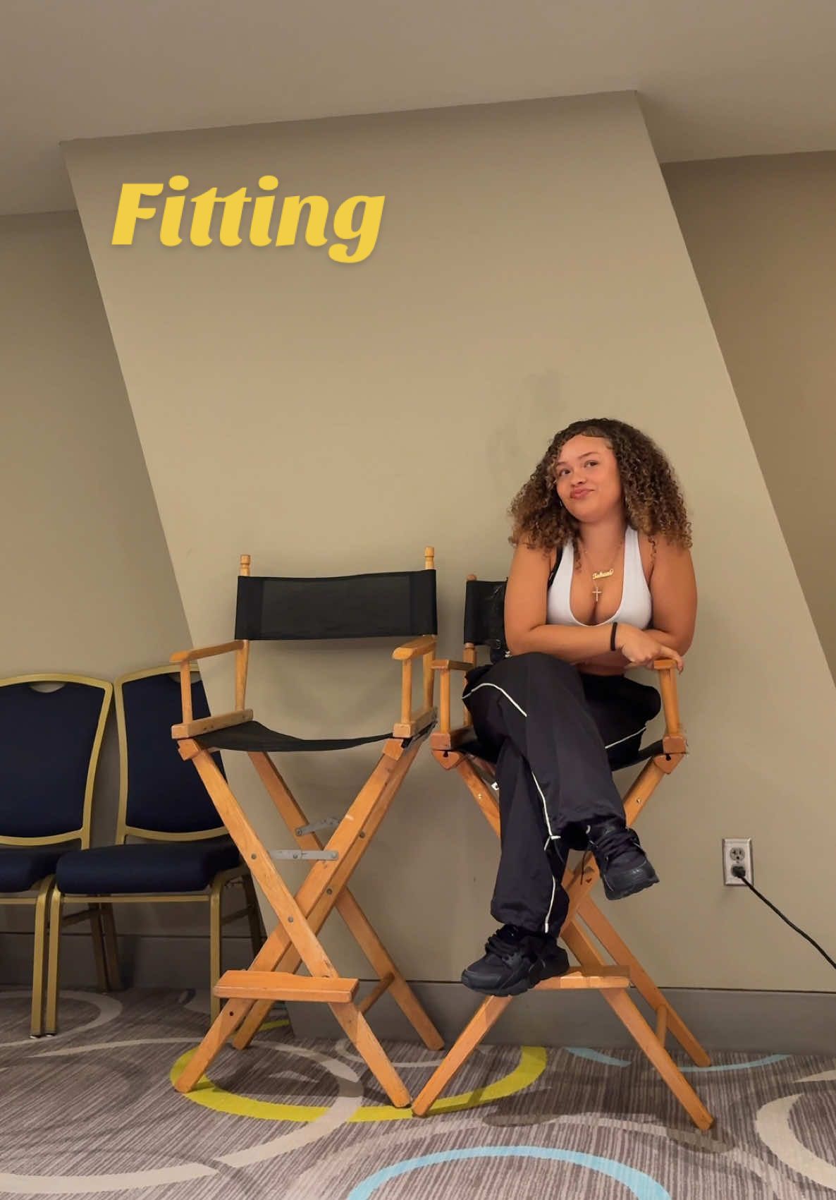 holiday fitting 🎁 we sisnt go with this look, but its giving alicia keys !! thought id share, stay tuned for whats coming !! #holiday #fitting #dance #work #travel #fashion #actor 