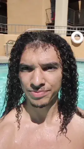 How much will my hair shrink?🤔#dreads #dreadlocks #locs #viral #fyp #freeformdreads #retwist #hairgrowth #straighthairdreads #transformation 