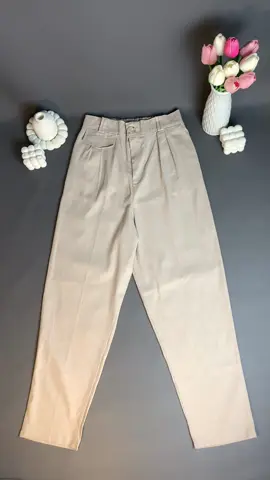 Ara basic pants highwaist ankle pants😍 demi apaaaa suka bgt sama bahannya😍 bahan katun twill combed (tebal dan nyaman dipake ga bikin gerah) #arabasicpants #basicpants #anklepants #highwaistpants 