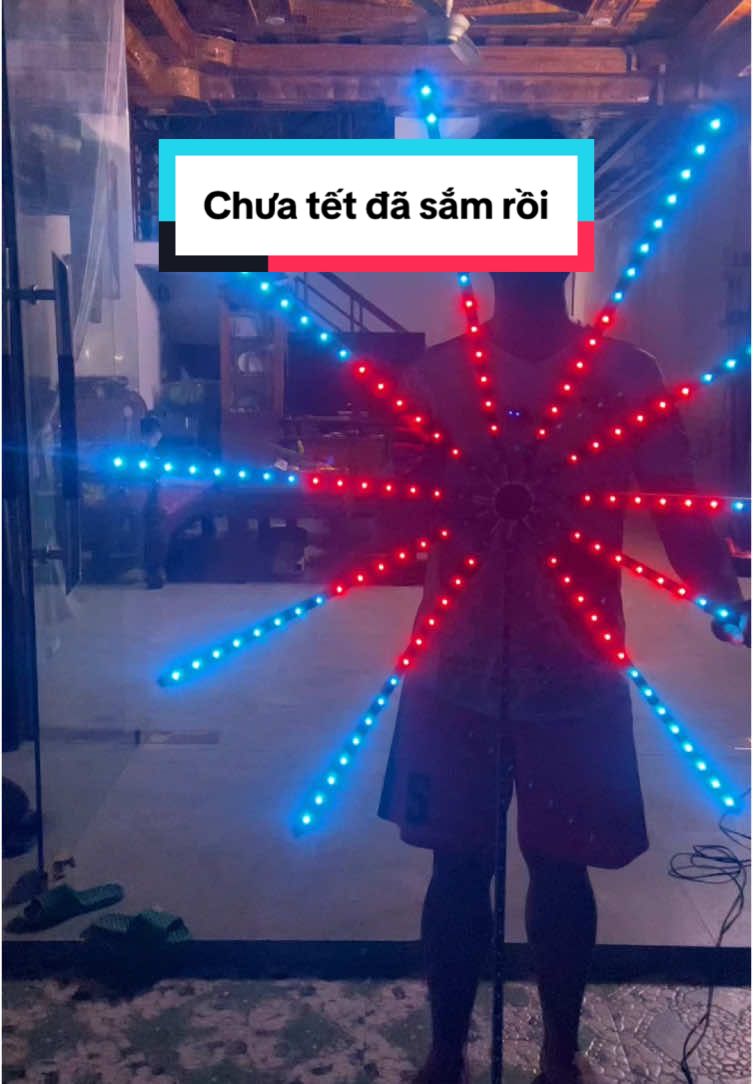 Tết năm nay có đèn led pháo hoa vừa chơi tết được sớm vừa rẻ. Nhà nào có bộ đèn led này thì rực rỡ cả xóm luôn…#denledtrangtri #denledthongminh #denledphaohoa #ledphaohoa #daydenledtrangtri #trangtritet #trangtrinhacua #tet2025 #ngocvuive96 