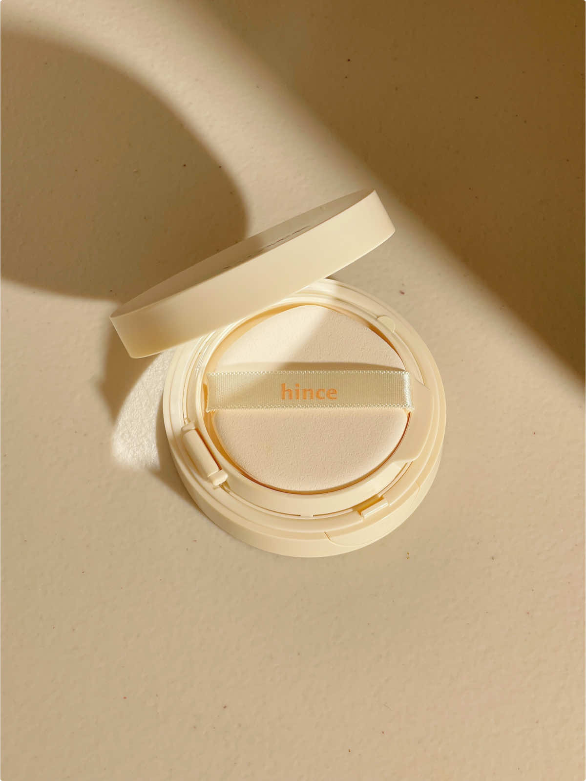 The Hince Second Skin Glow Cushion is a lightweight, radiant cushion foundation offering a dewy, glowing finish. It comes with SPF50+ PA++ for sun protection, making it ideal for daily wear while shielding your skin from harmful UV rays.  This cushion is designed to provide a second-skin feel with a natural, glowing look. The available shades likely aim to enhance different skin tones while maintaining a luminous, healthy appearance.  Hince Second Skin Glow Cushion comes in four shades to suit a variety of skin tones: 15 Rosy  17 Porcelain 21 Ivory  23 Sand Hince Second Skin Glow Cushion is available on Shopee, Olive Young Global, Yesstyle, Amazon  For Yesstyle Use my code to enjoy discounts✨🛒 JUJUFINDS10 @힌스 hince_official  #hincesecondskinglowcushion  #hince #hince  #hincebeauty  #hincecosmetics