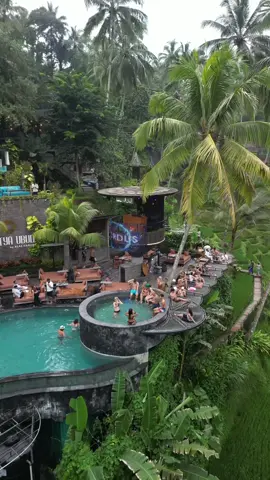 Daytime Party @Cretya Ubud  #afrohouse #cretyaubud #baliindonesia #dj #poolparty #jungle #daytimeparty #keinemusik 