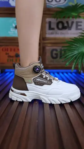 sepatu sneakers baru ini nyaman dipakai kerja #sepatusneakers #sepatupria #sneakerspria #sepatuimport 