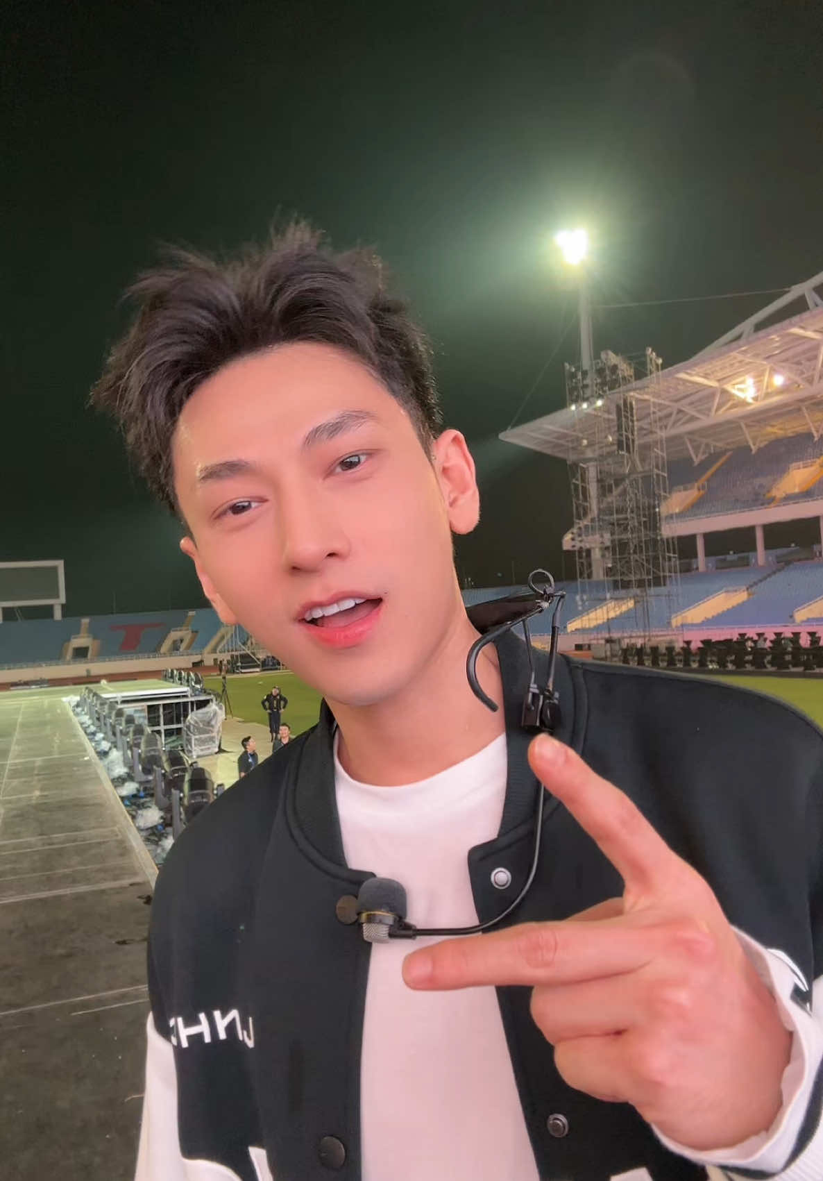 Mỹ Đình lạnh quá. Toát hết mồ hôi 😌