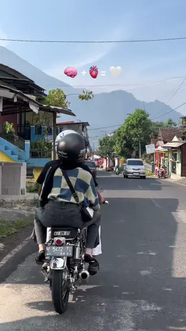 Gae ngene angel seko ndi to cahh 😚 @Riskaiaa #fyp #cbbucin #cb125se #cbicikiwir #cbbluee_ 