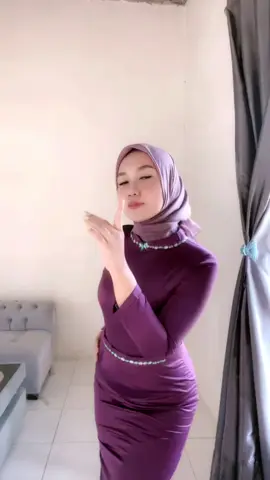 #berandamu #fyppppppppppppppppppppppp #tobrut #cewekcantik #jilbabgede #cewekmanis #gamiskekinian #gamissatin #joget #goyangmantap  #Gamis Ungu Muda Cocok Jilbab Warna Apa #koleksiberharga 