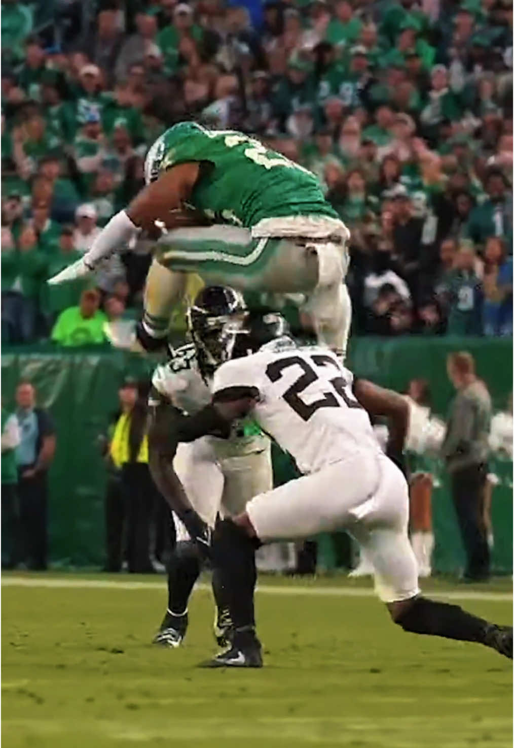 Saquons insane hurdle was video game mode #nfl #eagles #saquonbarkley #edit 
