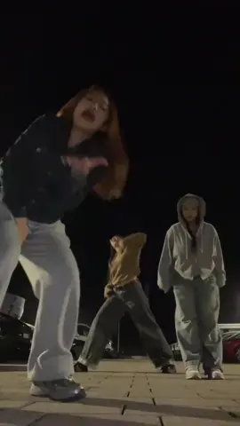 3 girls #fyp #makethisblowup #rp #viral #foryoupage #rpaccount #rpmodels #actives