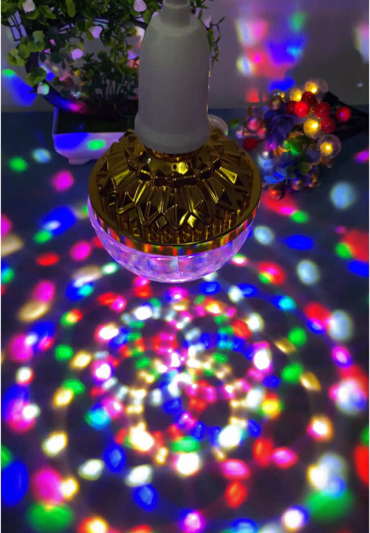 Đèn led 7 màu xoay 360 #fyp #xuhuongtiktok #denledtrangtri #denled7mau #denledxoay360 #dentrangtritet 