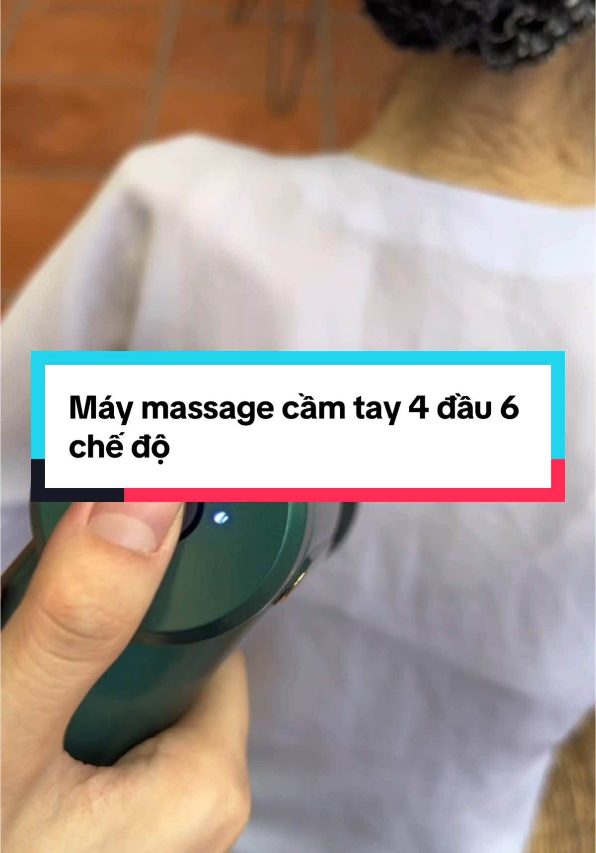 Máy massage cầm tay 4 đầu 6 chế độ #giadungbaolinh #xuhuong #xuhuongtiktok #massage #maymassagemini #maymassage #maymassagecamtay
