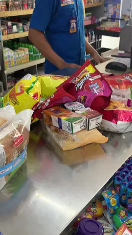 ktmu org ga dikenal di indomart,malah disuruh ambil jajan yg bnyk dikira prank mna cmn bwa duit 20rb eh ternyata bnran dong dibayarinn abis 250rb lebihh terimakasii yaa pakk,smgaa lancar trs rezeknyaa😭😭🤣🙏🏻#4u #orangbaik #rezekyanaksholeh 