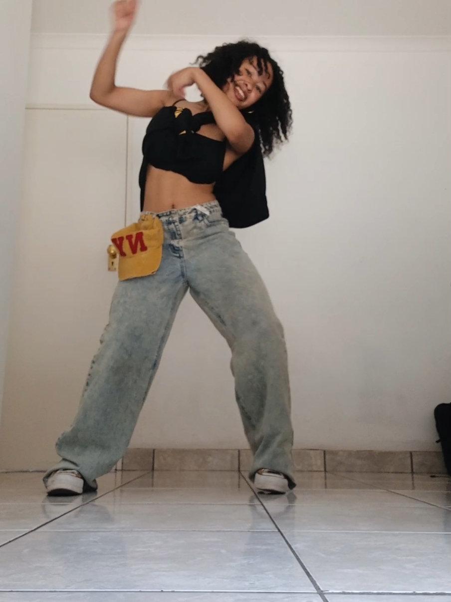 finally learnt this #stickydance #fypp #sticky #stickydancetutorial #tutorial #SAMA28 #trending #viral #dance 