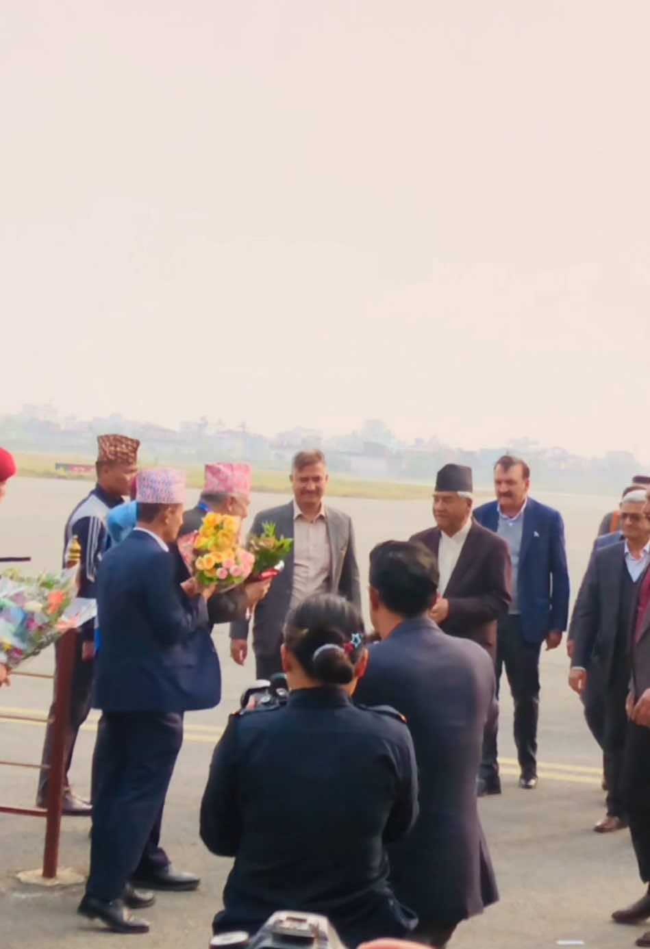 विराटनगर विमानस्थलमा आदरणीय नेतृत्व ज्युहरु #jaynepal🇳🇵🇳🇵🇳🇵🇳🇵🇳🇵 #nepalicongress #congress 