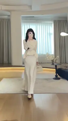 Satin fishtail skirt, very elegant, ten colors to choose from#tiktok #fyp #OOTD #tiktokindia #fypシ゚ #xuhuong 