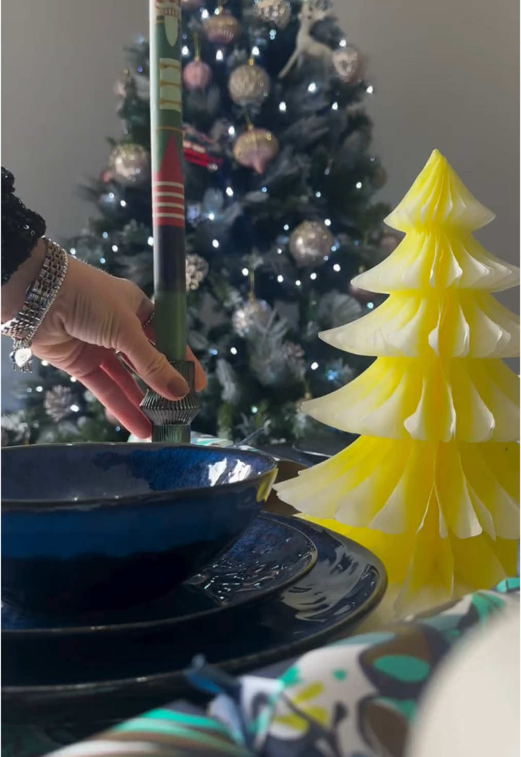 Love gorgeous marble blue napkins with matching Crackers , the cutest ever paper honeycomb 🌲, starburst string ⭐️lights and Nutcracker Christmas Dinner Candles 🕯️ #decorate#decirations#talkingtables#christmas #christmastree #chritsmasdecor #christmas2024#style#stylewithme #styling #stylingtips #stylishlook #dinnerwear #dinnerset #styletable #festive #festivelook #festiveseason