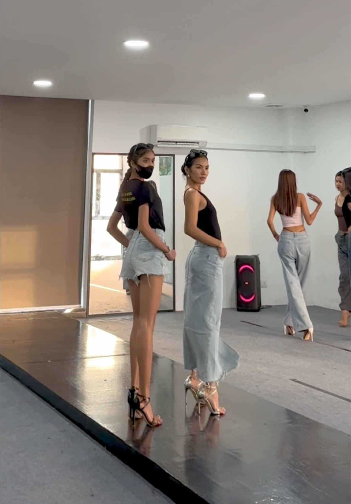 With my sister ❤️@Nethson19@Queen Of The Catwalk🇰🇭 #fyp #fypシ゚viral #foryou #catwalk #Runway #model 